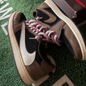 COPY - Size 9.5 travis scott j1 low. Missing box papers but other then that all…